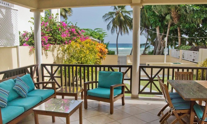 Hastings Cabaña | Three Bedroom Apartment on the Beach