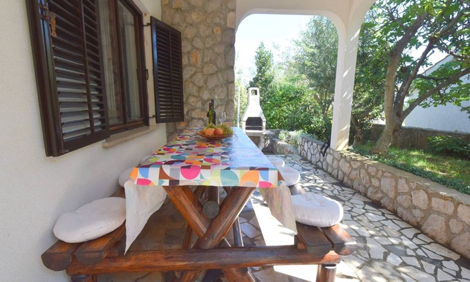 Municipality of Omisalj Apartamento | Apartamento de tres habitaciones con una terraza Omisalj, Krk (A-20485-a)