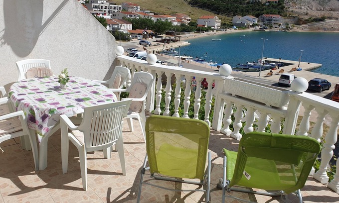 Metajna Apartamento | Apartamento de tres habitaciones con terraza y vista al mar Metajna, Pag (A-6498-a)