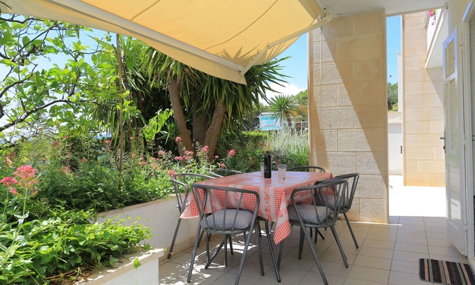 Brela Apartamento | Apartamento de tres habitaciones con terraza y vista al mar Brela, Makarska (A-20598-a)