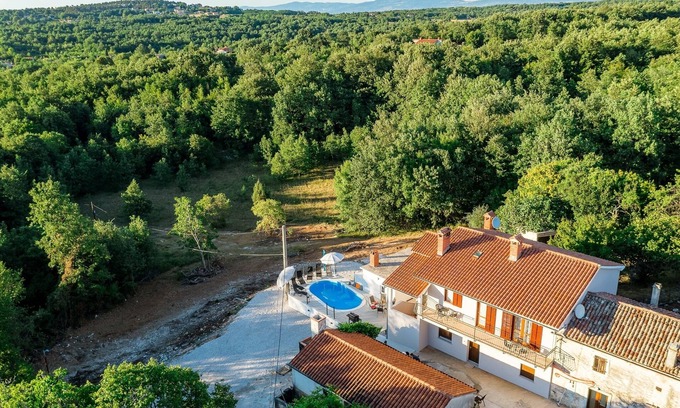 Paradiz Apartamento | Apartamento de tres habitaciones con un balcon Labin (A-23022-a)