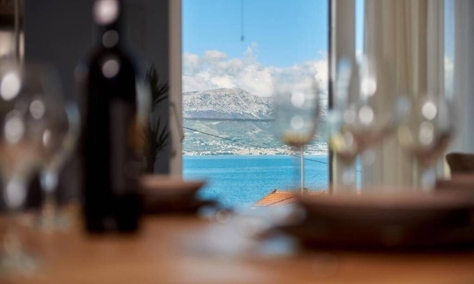 Arbanija Apartamento | Three bedroom apartment with terrace and sea view Arbanija, Čiovo (A-24254-a)