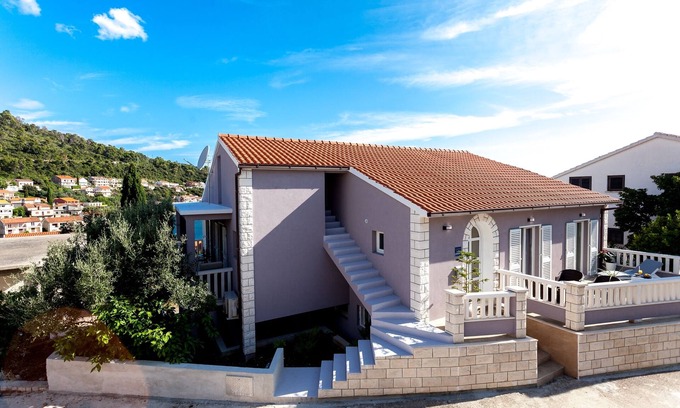 Brna Apartamento | Apartamento de tres habitaciones con terraza y vista al mar Brna, Korcula (A-9147-a)