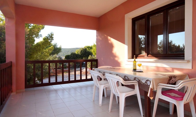 Zavalatica Apartamento | Apartamento de tres habitaciones con terraza y vista al mar Zavalatica, Korcula (A-4458-a)