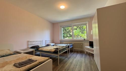 Maintal-Hochstadt Apartamento | Three Bedroom Comfort Apartment Maintal
