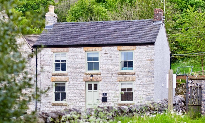 Taddington Cabaña | Three bedroom cottage in pretty village location close to Bakewell and Buxton