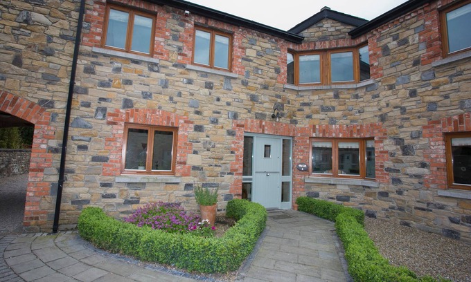 Lismullin Cabaña | Casa de campo de tres habitaciones en un patio ajardinado ubicado en el corazón de la antigua región este de Irlanda.