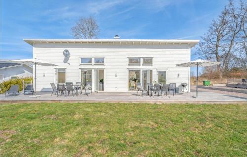 Kopingsvik Casa | Three-Bedroom Holiday Home In Kopingsvik