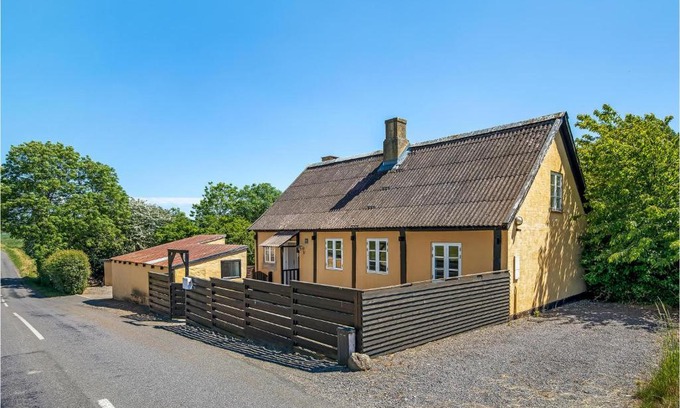 Klemensker Casa | Three-Bedroom Holiday Home In Klemensker