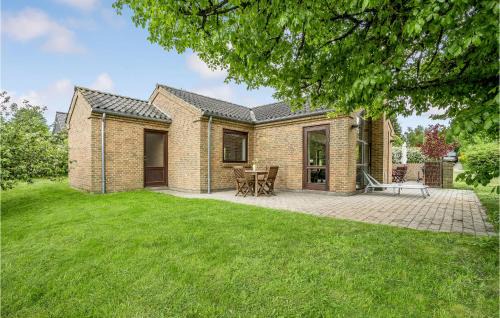 Lyngsbæk Strand Casa | Three-Bedroom Holiday Home In Ebeltoft