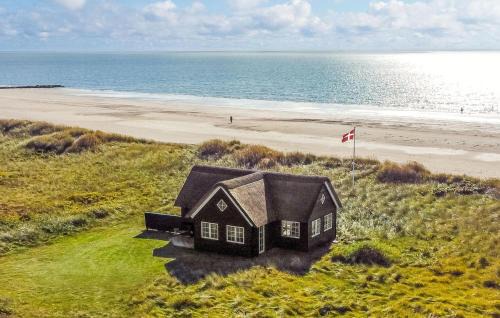 Blavand Strand Casa | Three-Bedroom Holiday Home In Blavand