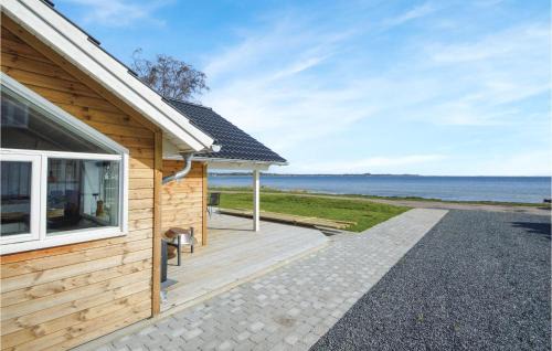 Grønninghoved Strand Casa | Three-Bedroom Holiday Home In Sjolund