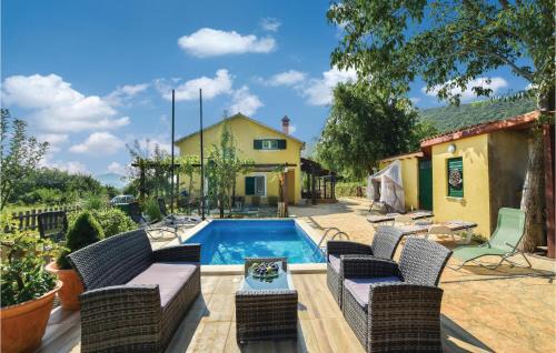 Dicmo Casa | Three-Bedroom Holiday Home In Dicmo