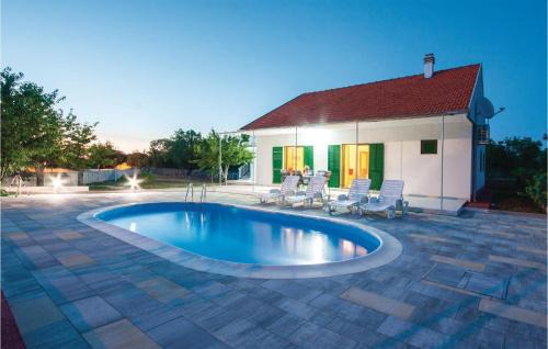 Gradina Casa | Three-Bedroom Holiday Home In Rozovac