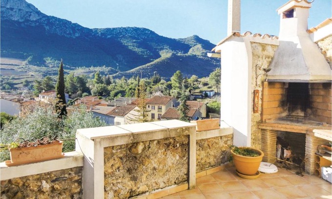 Maury Casa | Three-Bedroom Holiday Home in Maury