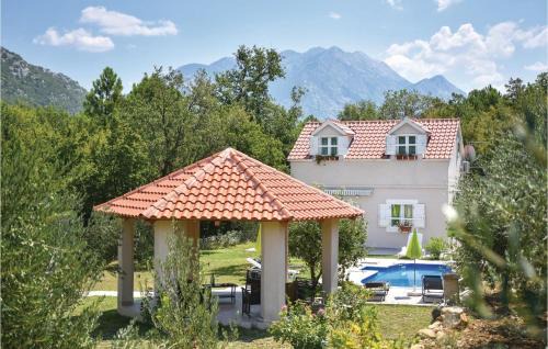 Slime Casa | Three-Bedroom Holiday Home In Slime