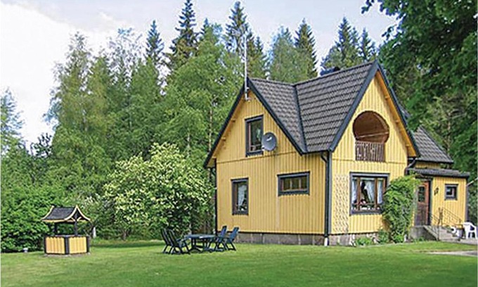 Almhult Casa | Three-Bedroom Holiday Home In Almhult