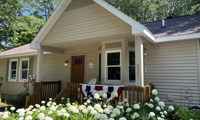 Glen Arbor Casa | Three Bedroom, Newly Remodeled Home, Just Two Blocks From Downtown Glen Arbor...