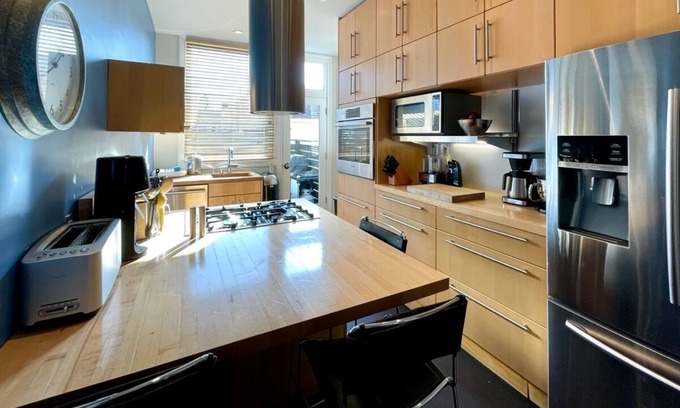 Russian Hill Casa | Three bedroom Russian Hill home in prime San Francisco neighborhood!