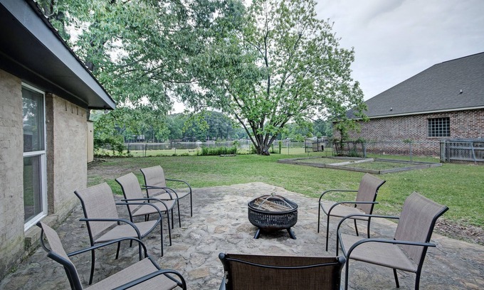 Flowood Casa | Three Bedroom Waterfront House on the Reservoir