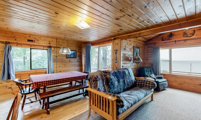 Greenville Casa | Three cabins in one - lakefront property - dog-friendly