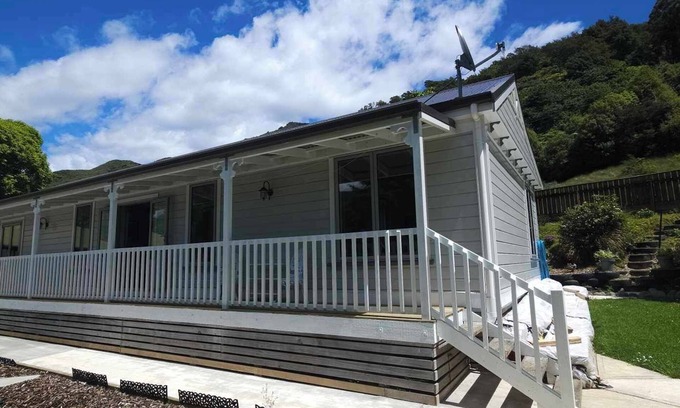 Havelock Cabaña | Three D's Cottage! Marlborough Sounds! Short walk to local shops & amenities!