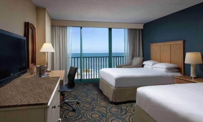 Brush - Stewarts Apartamento | Three Family-friendly Units, Outdoor Pool Onsite, Steps from Daytona Beach!