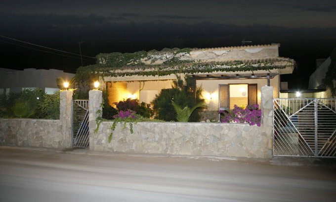Tre Fontane Casa | Three fountains by the sea