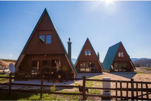 Tepacko Polje Casa | Three Houses