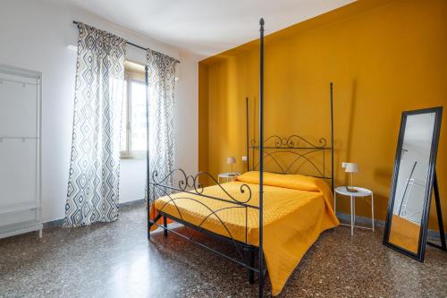 San Lorenzo Apartamento | Three large bedrooms for six people Rome downtown apartment