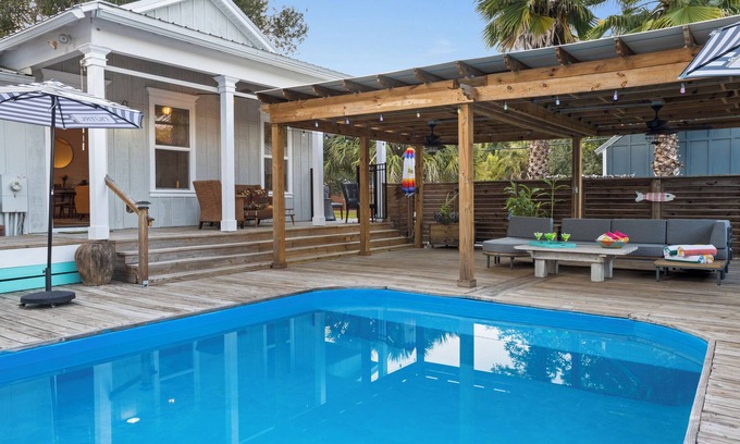 Bay St Louis Casa | Three Palms Oasis in Old Town Bay St. Louis. In the heart of it all!