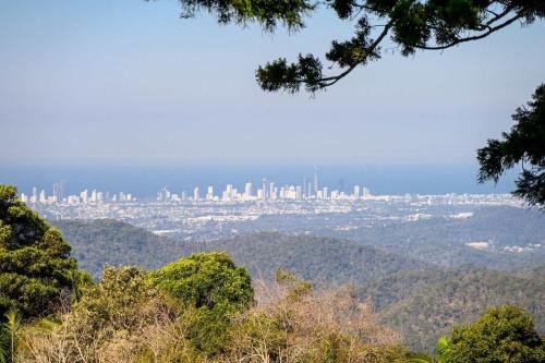 Mount Tamborine Casa | Three Pines Tiny Home Your Mountain Escape