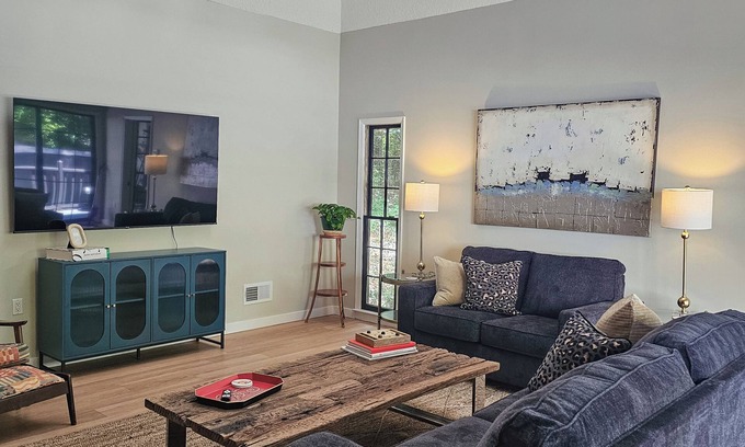 Statesboro Casa | Three private master bedrooms located minutes from GSU campus