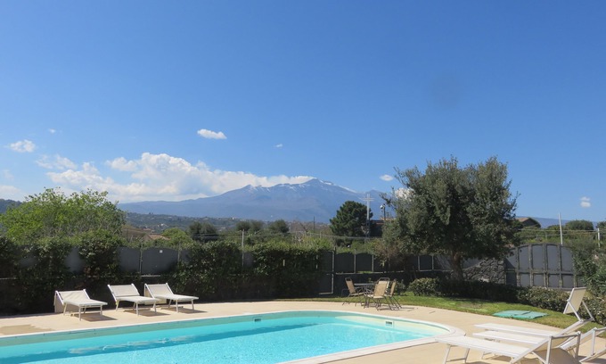 Santa Tecla Apartamento | Santa Tecla Di Acireale: Residence con piscina y jardin