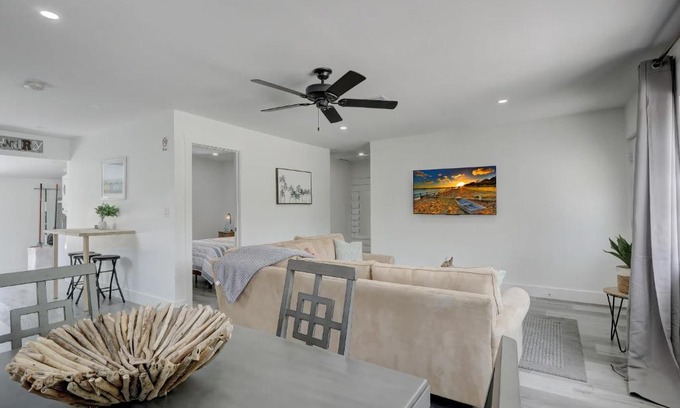 Bonita Springs Casa | Three Rental Units In This Bonita Springs Compound