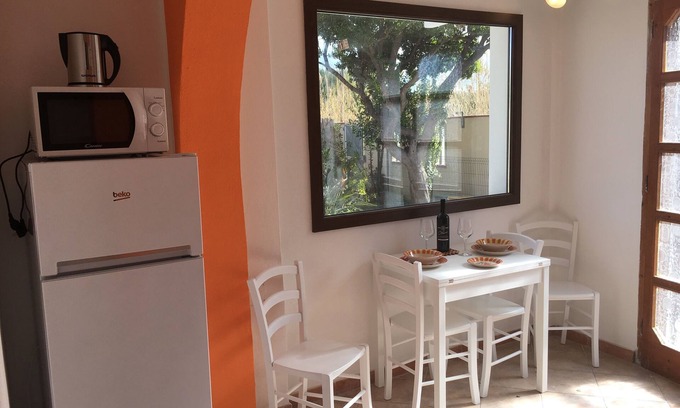S'oru e Mari Villa | Apartamento de tres habitaciones en planta baja, a 1 minuto de la playa. Entre Cagliari y Villasimius.