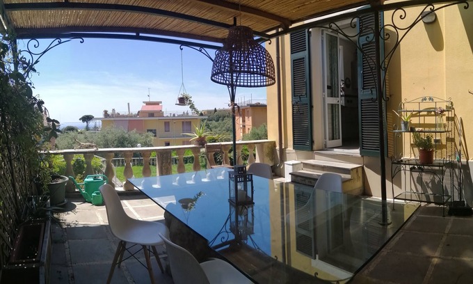 Chiavari Casa | apartamento de tres habitaciones con jardín privado