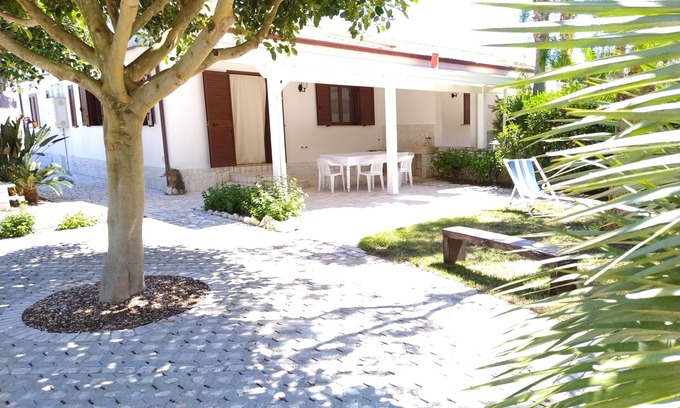 Defensola Casa | Casa independiente de tres habitaciones 5 plazas a 150 m del mar y la playa, Vieste.