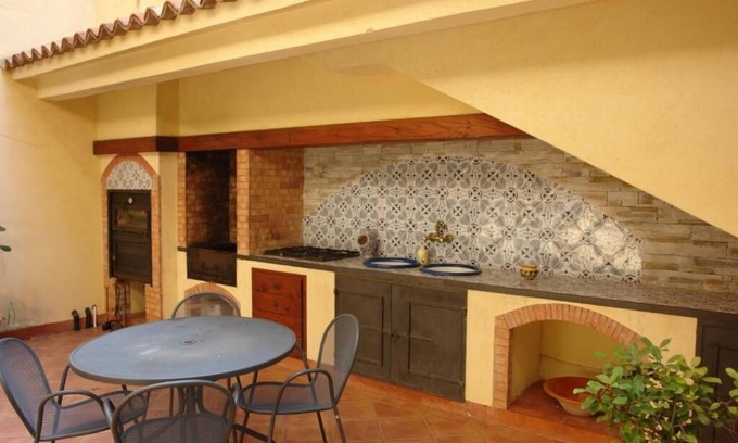 Campobello di Licata Apartamento | Tres habitaciones amueblado y con aire acondicionado, un jardín y terraza