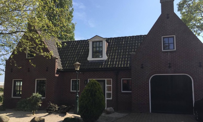Municipality of Enkhuizen Casa | Three spacious and luxurious rooms, each with a private shower, toilet and TV