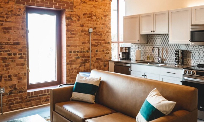 Jonesville Apartamento | Three Trails Unit 5 | Townhouse/WineCountry
