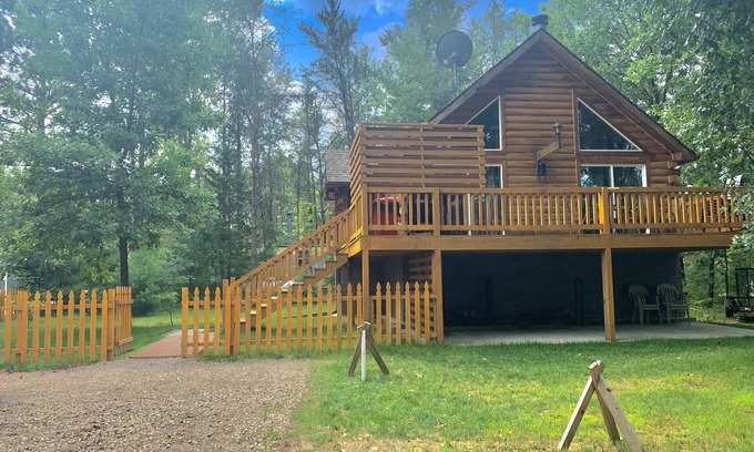 Friendship Casa | Three years old log Cabin, Free Firewood 5 min from Castle Rock Lake