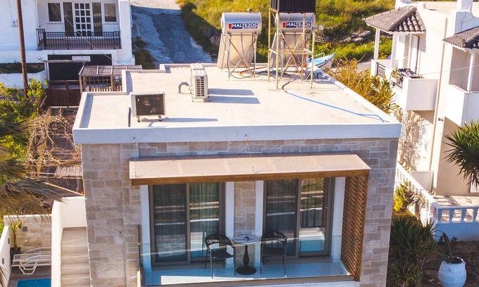 Pacheia Ammos Villa | Thronos Aqua Residence : a Luxury Experience