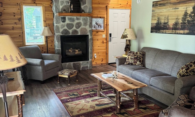 Hillman Cabina | Thunderbay Golf Resort Newly remodeled Chalet on 8th hole Hillman MI