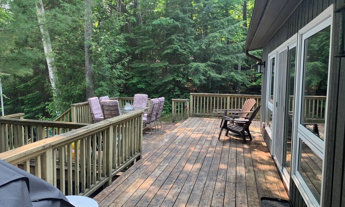 Algonquin Highlands Cabaña | Thurman Cottage On Otter Lake, Muskoka / Haliburton Family Adventure