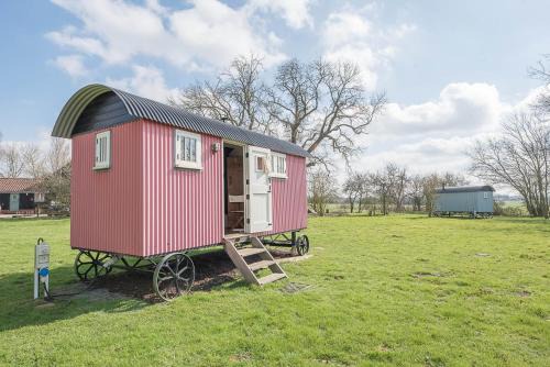 Framlingham Casa | Thyme Shepherds Hut Boundary Farm, Framlingham
