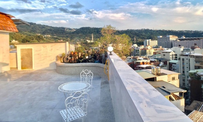 Shilin Apartamento | Tianmu newly renovated 3BR, 3Bathrooms with hug balcony