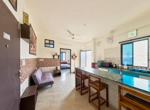 Lake Swaroop Sagar Apartamento | TicAna Apartments with all amenities lake view & terrace garden Ac Kitchen wifi