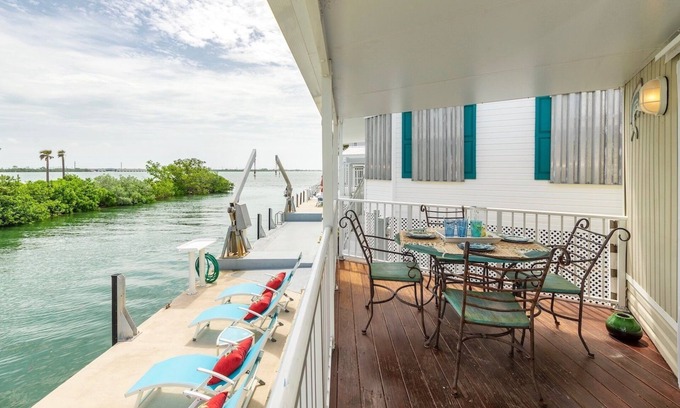 Cudjoe Key Cabaña | **TIDEWATER VIEWS @ VENTURE OUT** 2BR/2BA Cottage + 35’ Private Slip | 80’ Pool
