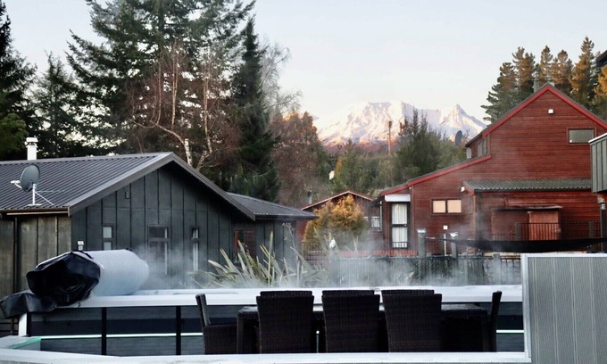 Ohakune Casa | Tiffany Resort complete with swim spa and outdoor kitchen
